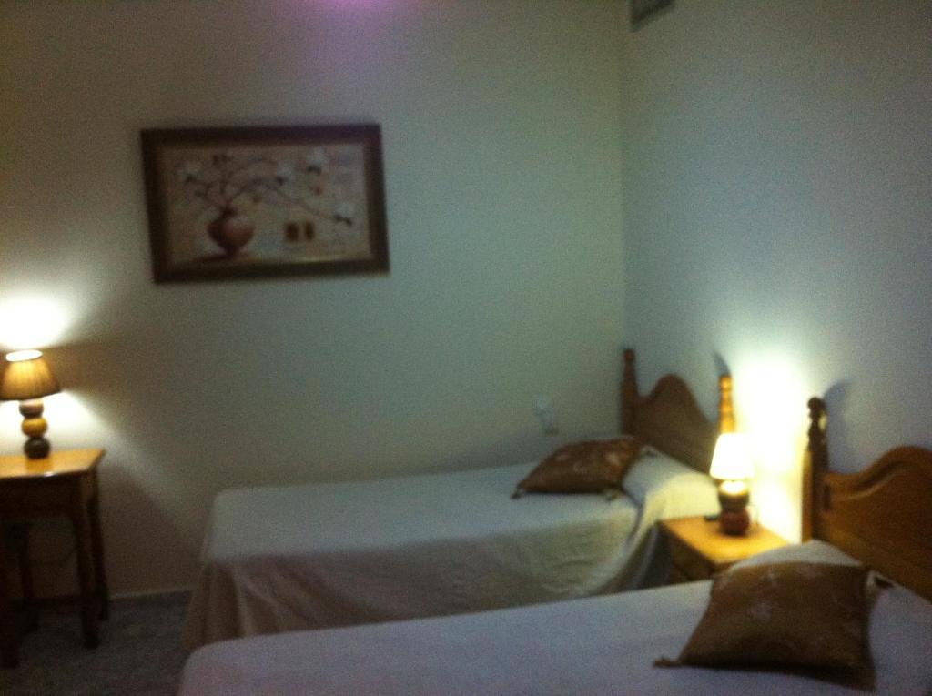 Hostal Neptuno Caces Zimmer foto