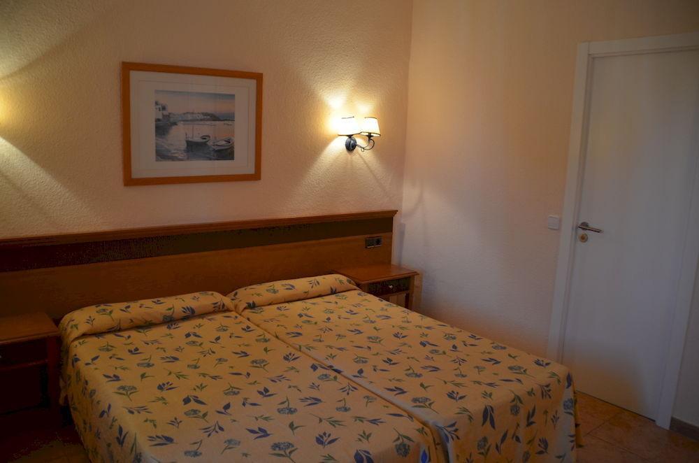 Hostal Neptuno Caces Exterior foto